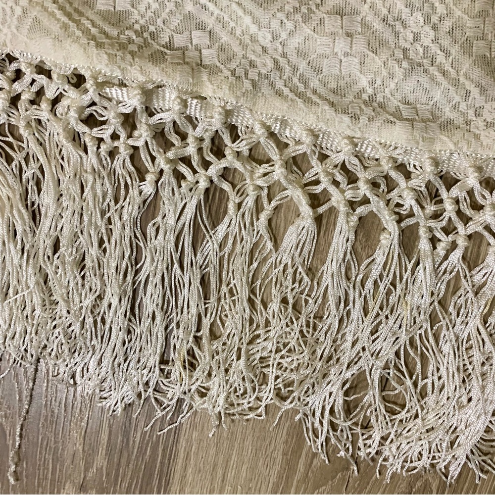 Boho Cream Crochet Lace Top Sz M / L Festival Coverup Fringe Gypsy Fairycore - Picture 6 of 11